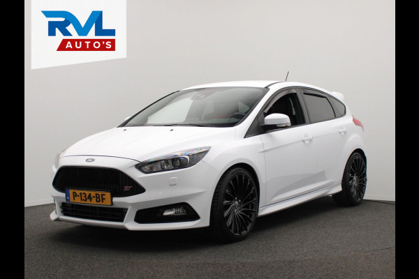 Ford Focus 2.0 ST 250PK Recaro/stoelen Climate/control Navigatie