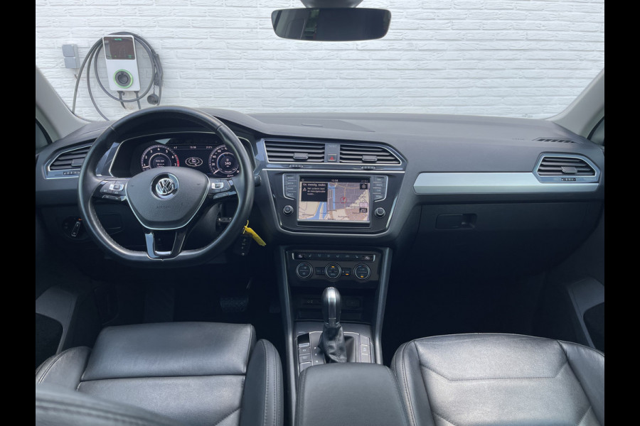 Volkswagen Tiguan 1.4 TSI ACT R-Line | Pano | Trekhaak | Leder | LED | DAB+ | CarPlay | 20 inch
