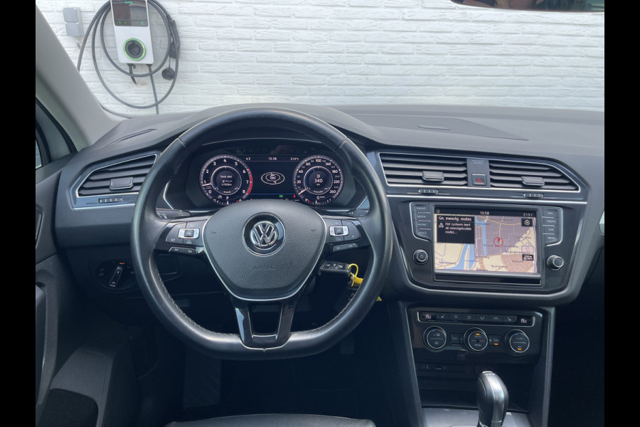 Volkswagen Tiguan 1.4 TSI ACT R-Line | Pano | Trekhaak | Leder | LED | DAB+ | CarPlay | 20 inch