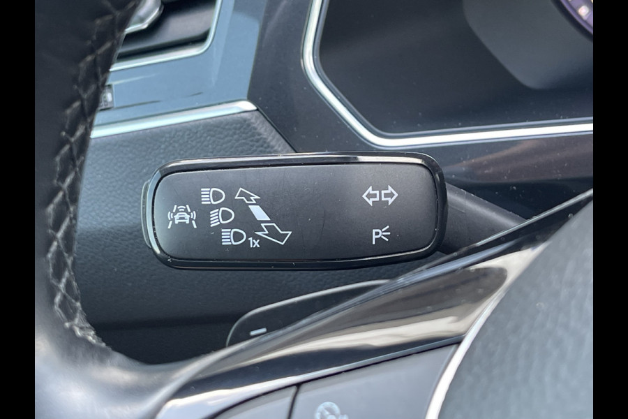 Volkswagen Tiguan 1.4 TSI ACT R-Line | Pano | Trekhaak | Leder | LED | DAB+ | CarPlay | 20 inch