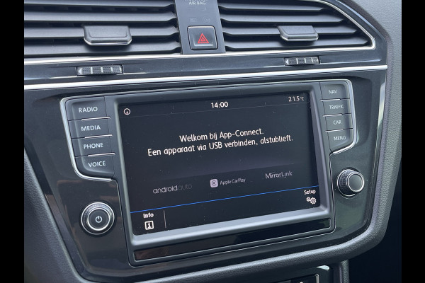 Volkswagen Tiguan 1.4 TSI ACT R-Line | Pano | Trekhaak | Leder | LED | DAB+ | CarPlay | 20 inch
