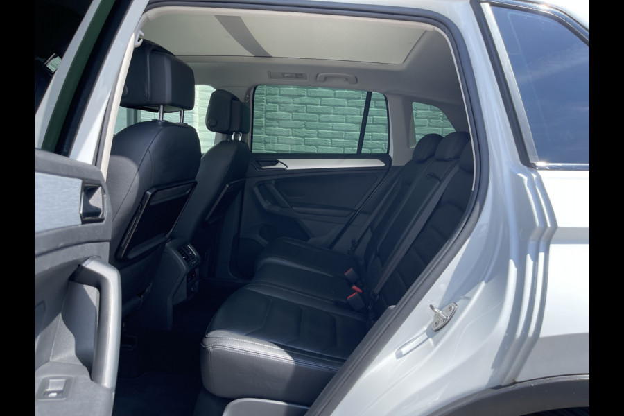 Volkswagen Tiguan 1.4 TSI ACT R-Line | Pano | Trekhaak | Leder | LED | DAB+ | CarPlay | 20 inch
