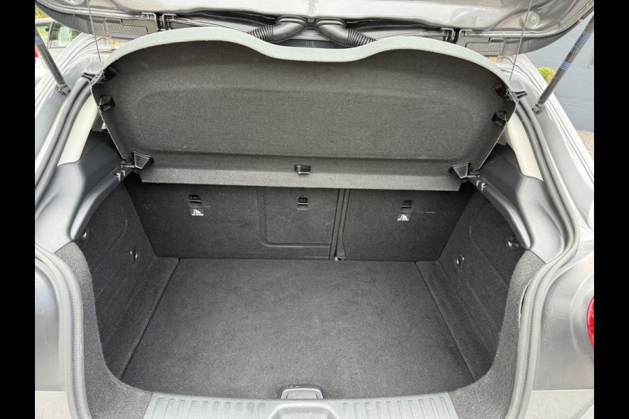 Mercedes-Benz A-Klasse 180 Business Solution 2e Eigenaar,Navi,Clima,Camera,Cruise,Sportstoel,N.A.P,123pk,APK tot 07-2026