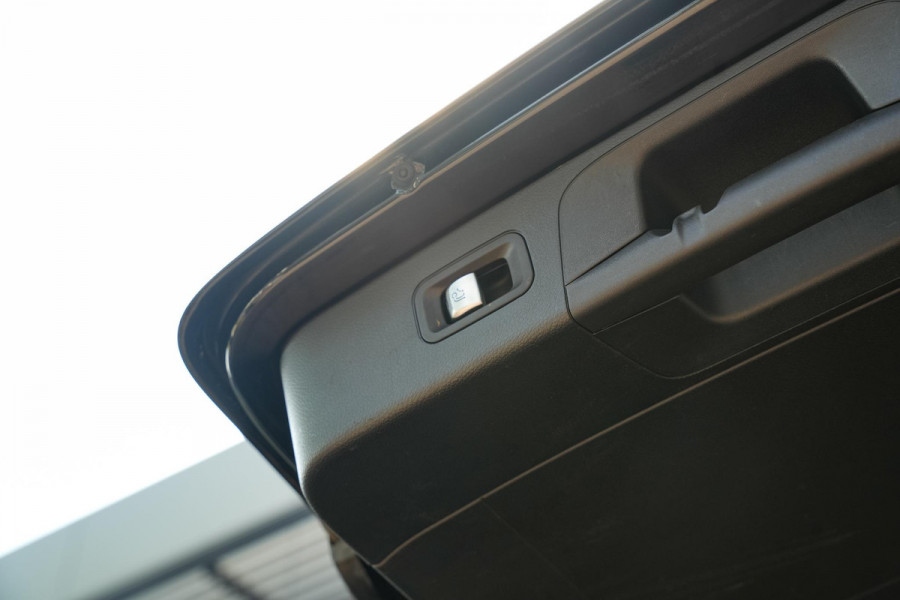 Mercedes-Benz GLC 220 d 4MATIC Premium Plus Led Sport stoelen Navi