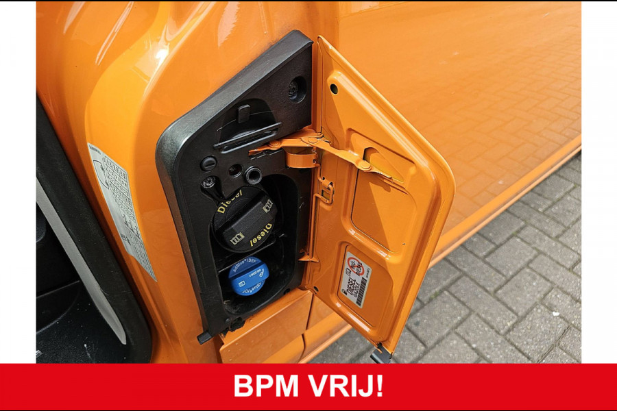 Volkswagen Transporter 2.0 TDI L2H1 DC airco, navi, trekhaak, 150Pk, Euro6!