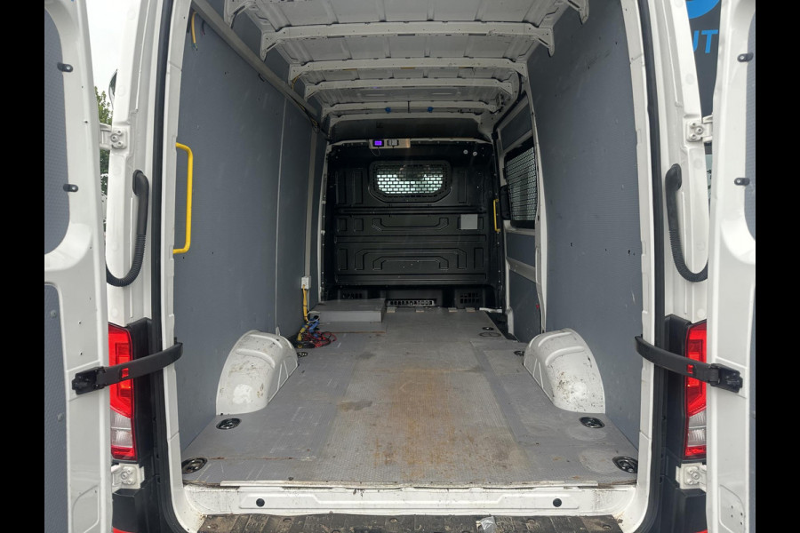 Volkswagen Crafter 35 2.0 TDI L3H3*A/C*CRUISE*3000KG HAAK*CAM*CARPLAY