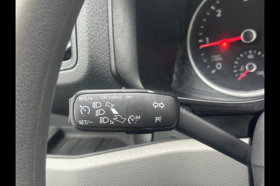 Volkswagen Crafter 35 2.0 TDI L3H3*A/C*CRUISE*3000KG HAAK*CAM*CARPLAY