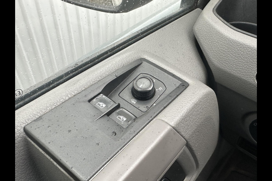 Volkswagen Crafter 35 2.0 TDI L3H3*A/C*CRUISE*3000KG HAAK*CAM*CARPLAY