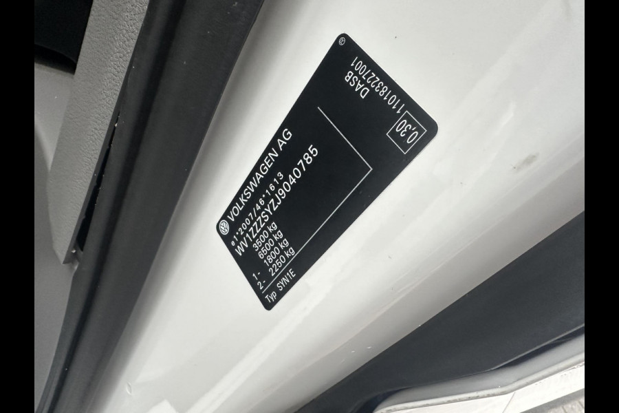 Volkswagen Crafter 35 2.0 TDI L3H3*A/C*CRUISE*3000KG HAAK*CAM*CARPLAY