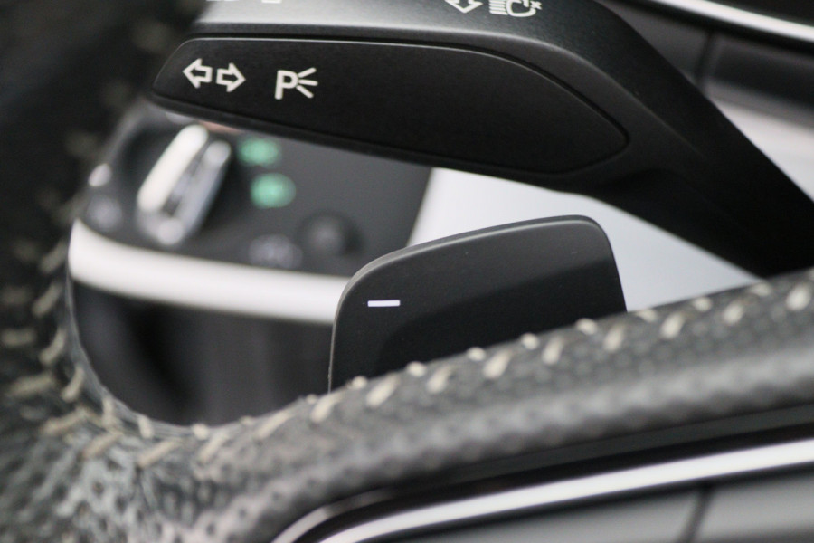 Audi A5 Cabriolet 40 TFSI Sport S Line Edition Leer, Apple Carplay, Verwarmd Stuurwiel, Cruise, PDC, Navigatie, LED, 20''