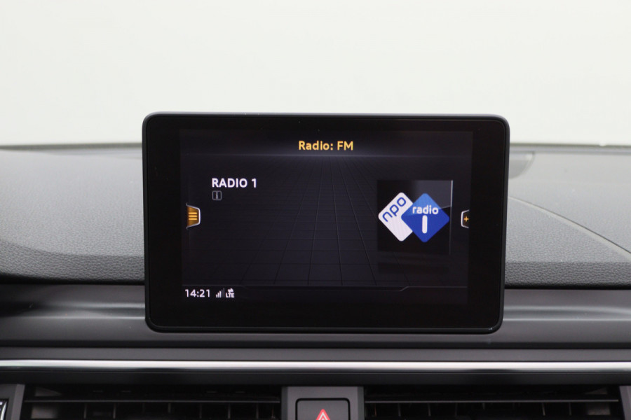 Audi A5 Cabriolet 40 TFSI Sport S Line Edition Leer, Apple Carplay, Verwarmd Stuurwiel, Cruise, PDC, Navigatie, LED, 20''