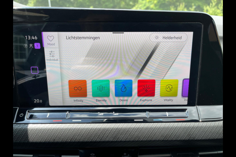 Volkswagen Golf 1.5 TSI 2X R-LINE CAMERA VIRTUAL DISPLAY SFEERVERLICHTING IQ-LED