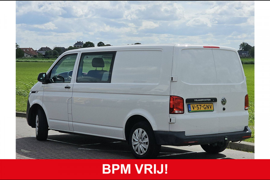 Volkswagen Transporter 2.0 TDI L2H1 T6.1 Automaat Airco Camera Trekhaak CarPlay Euro6!