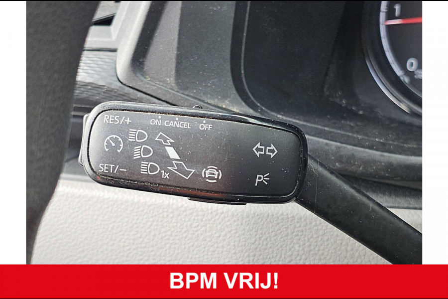 Volkswagen Transporter 2.0 TDI L2H1 T6.1 Automaat Airco Camera Trekhaak CarPlay Euro6!