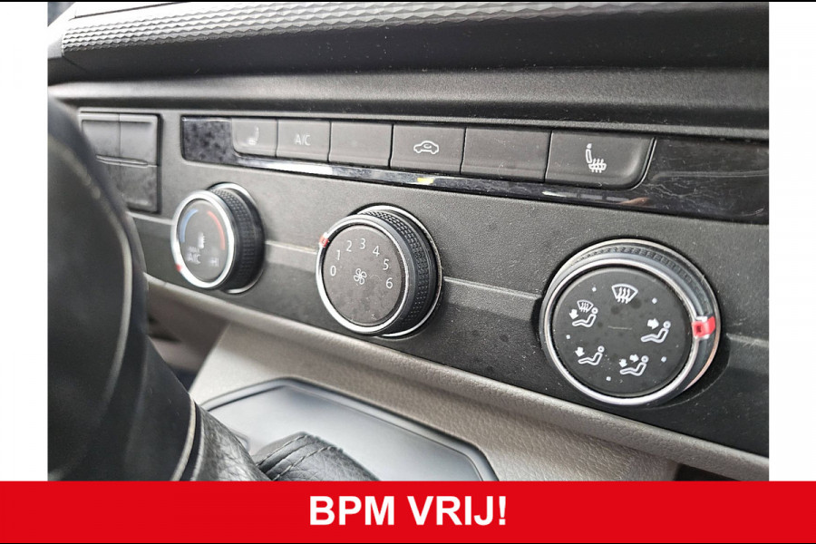 Volkswagen Transporter 2.0 TDI L2H1 T6.1 Automaat Airco Camera Trekhaak CarPlay Euro6!
