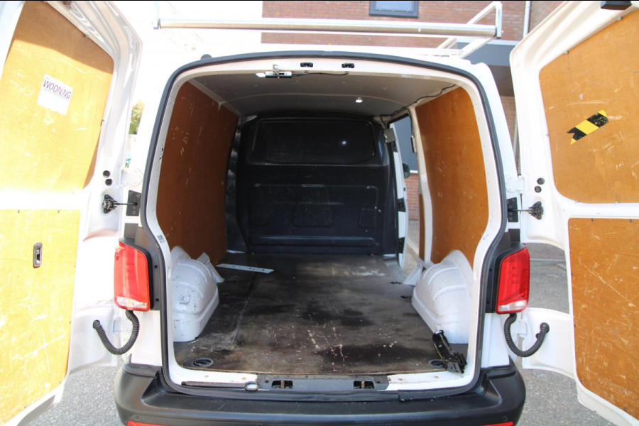 Volkswagen Transporter 2.0 TDI L2H1 Comfortline / App connect / Trekhaak / Navi / Multi stuur