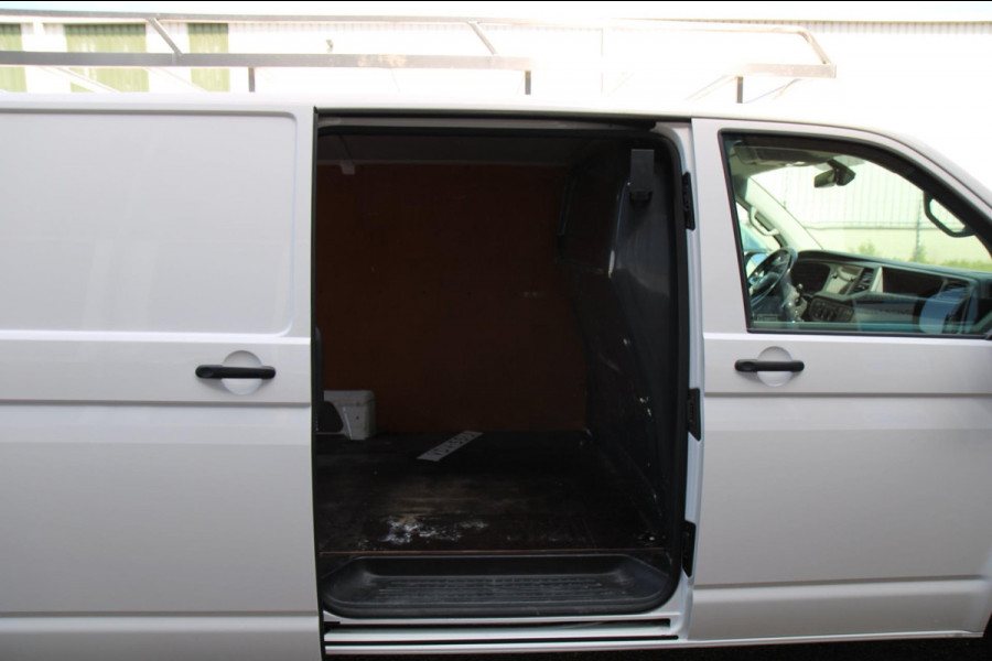 Volkswagen Transporter 2.0 TDI L2H1 Comfortline / App connect / Trekhaak / Navi / Multi stuur