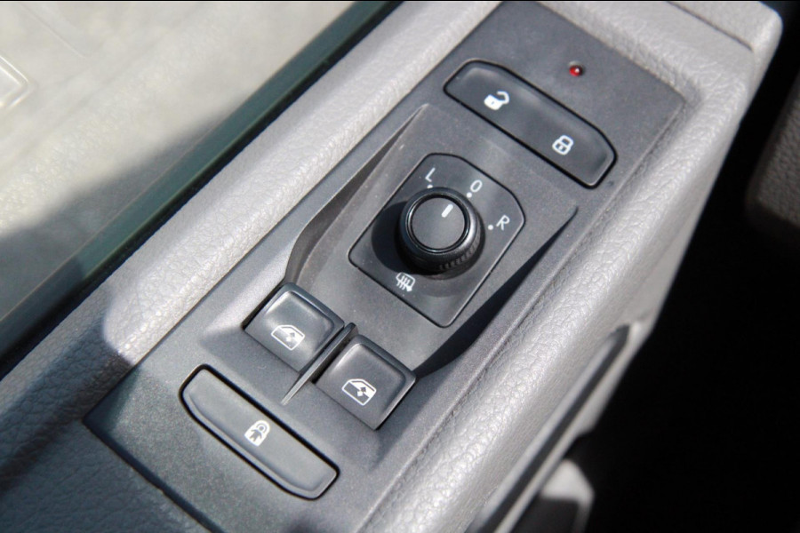 Volkswagen Transporter 2.0 TDI L2H1 Comfortline / App connect / Trekhaak / Navi / Multi stuur