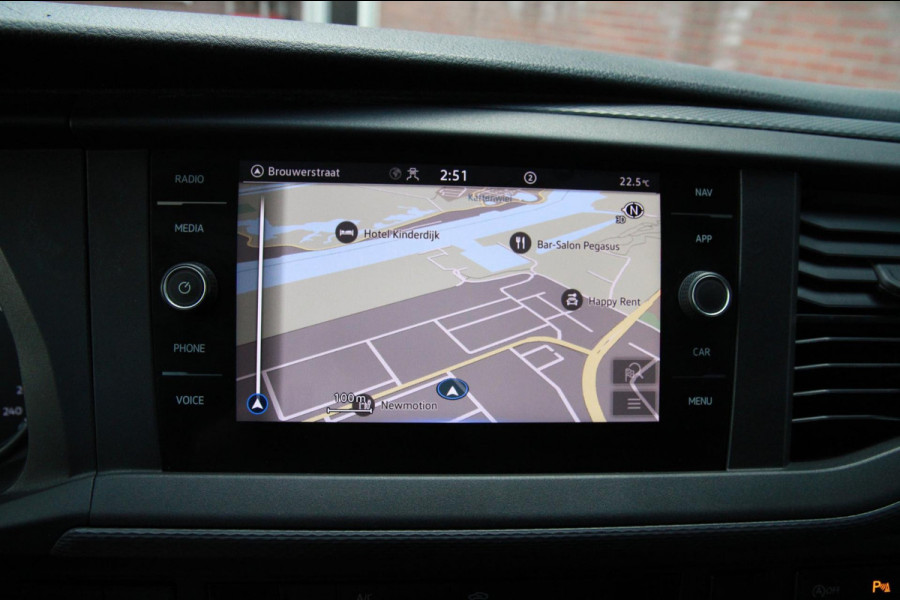 Volkswagen Transporter 2.0 TDI L2H1 Comfortline / App connect / Trekhaak / Navi / Multi stuur