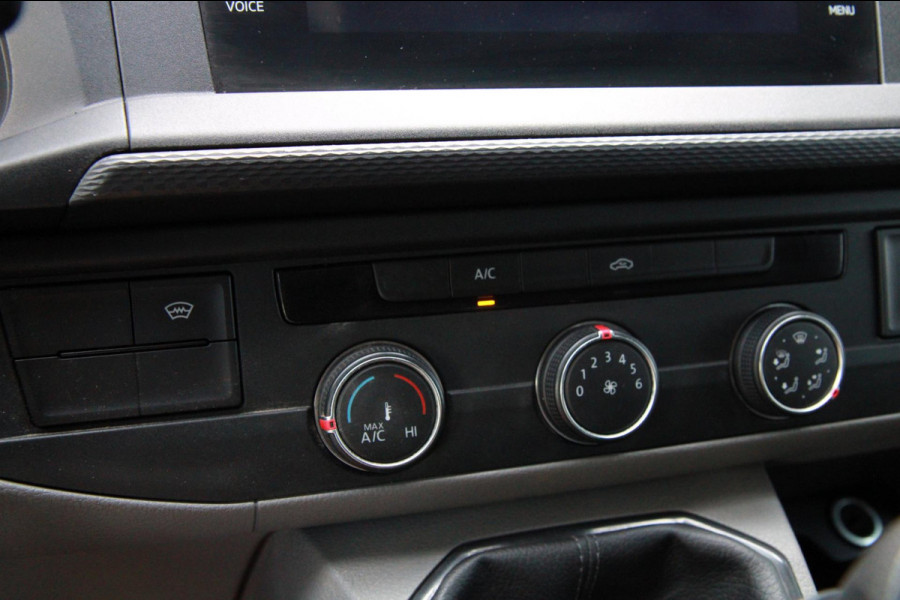 Volkswagen Transporter 2.0 TDI L2H1 Comfortline / App connect / Trekhaak / Navi / Multi stuur