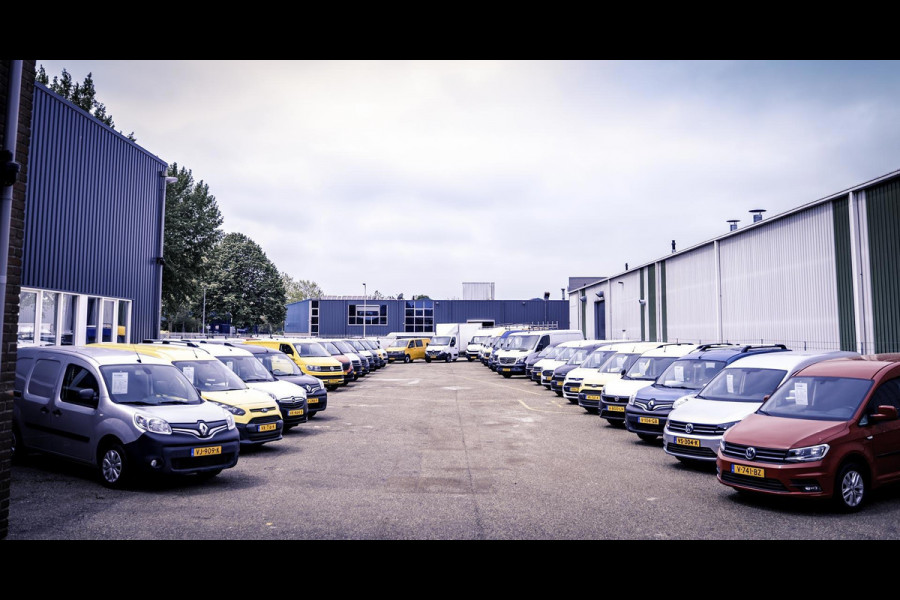 Volkswagen Transporter 2.0 TDI L2H1 Comfortline / App connect / Trekhaak / Navi / Multi stuur