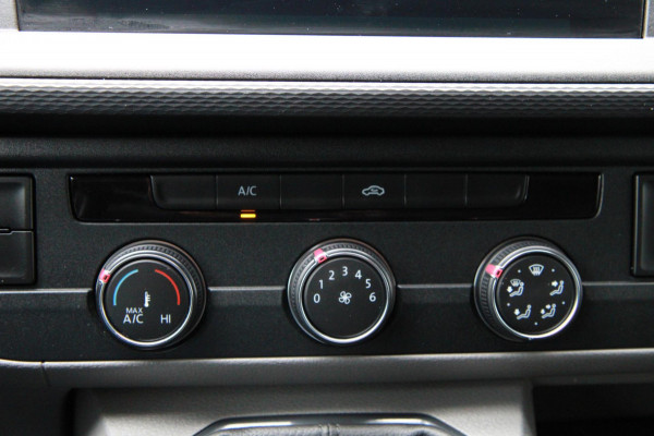 Volkswagen Transporter 2.0 TDI L1H1 150PK Comfortline / App connect / Trekhaak / Multi stuur