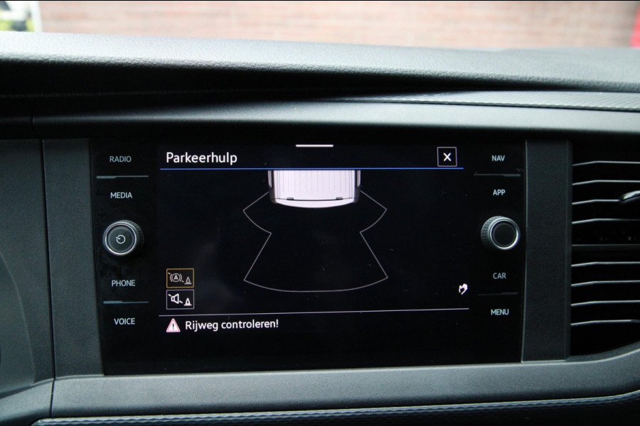 Volkswagen Transporter 2.0 TDI L1H1 150PK Comfortline / App connect / Trekhaak / Multi stuur