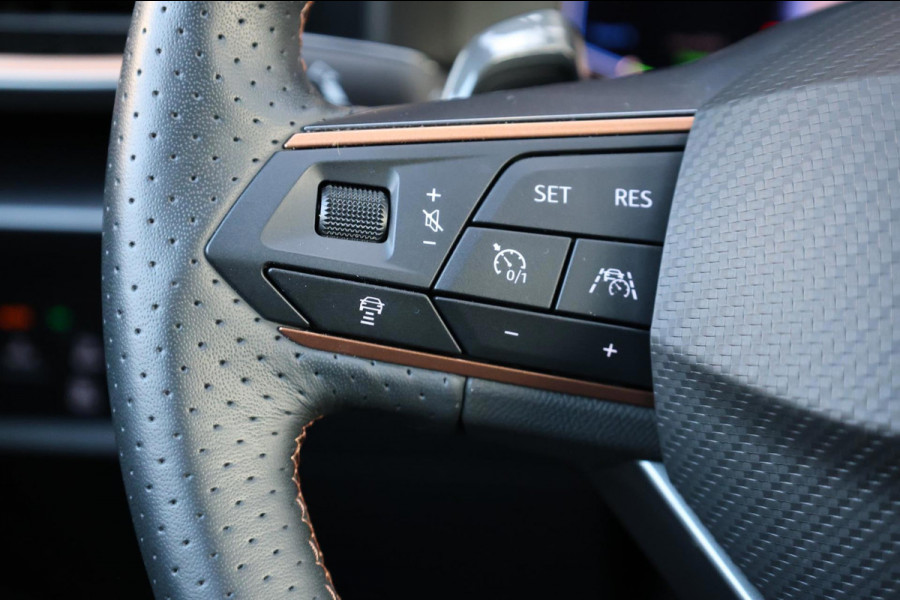 CUPRA Formentor 1.4 e-HYBRID VZ LED/VIRTUAL/SFEER/PANO/HALF LEER+S.VERWARMING/19" LMV/KEYLESS/CAM/ACC/ECC/12 MDN GARANTIE!