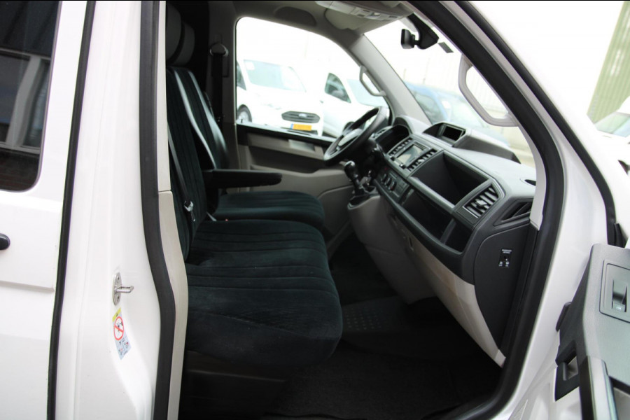Volkswagen Transporter 2.0 TDI L1H1 150PK Comfortline / Trekhaak / App connect / Cruise