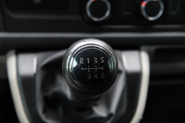 Volkswagen Transporter 2.0 TDI L1H1 150PK Comfortline / Trekhaak / App connect / Cruise
