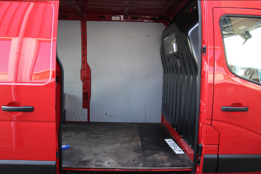 Opel Movano 2.3 CDTI 131PK L2H2 / Trekhaak / Navi / 3 Zits / Clima
