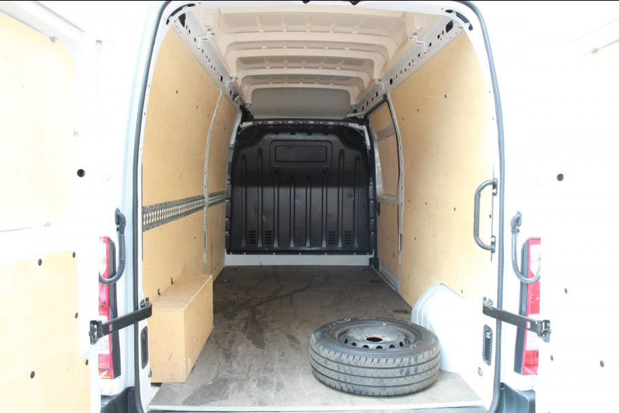 Renault Master T35 2.3 dCi 135PK L3H3 Comfort / App connect / Camera / Cruise