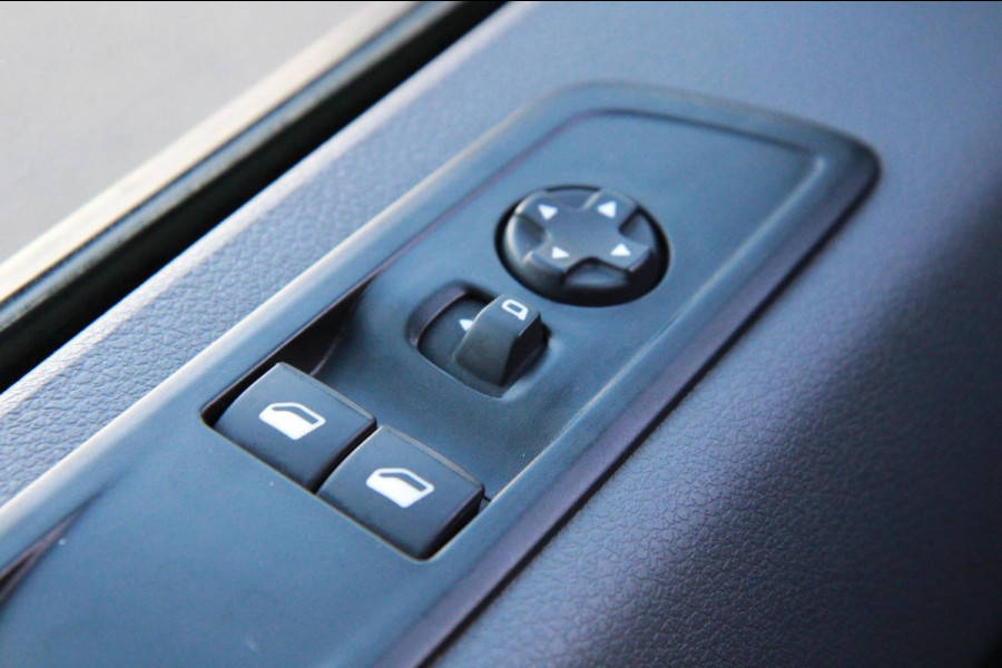 Opel Vivaro-e L2H1 Innovation 50 kWh / App connect / Navi / 3 Zits