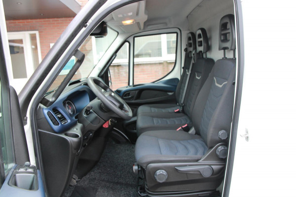 Iveco Daily 35S14V 2.3 352 L2H2 / Automaat / 3500 trekgewicht / Trekhaak