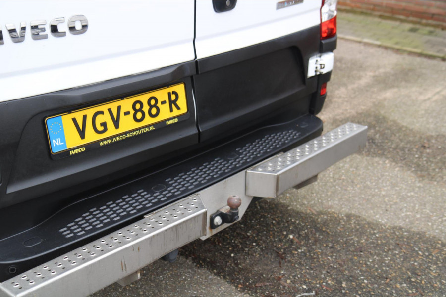 Iveco Daily 35S14V 2.3 352 L2H2 / Automaat / 3500 trekgewicht / Trekhaak
