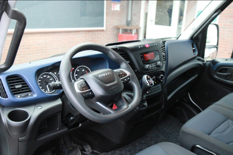 Iveco Daily 35S14V 2.3 352 L2H2 / Automaat / 3500 trekgewicht / Trekhaak