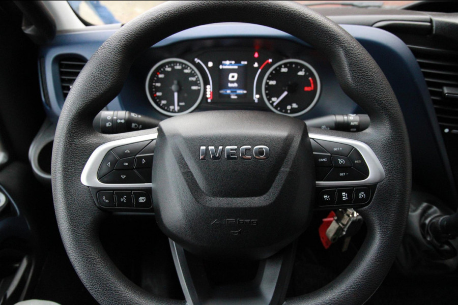 Iveco Daily 35S14V 2.3 352 L2H2 / Automaat / 3500 trekgewicht / Trekhaak