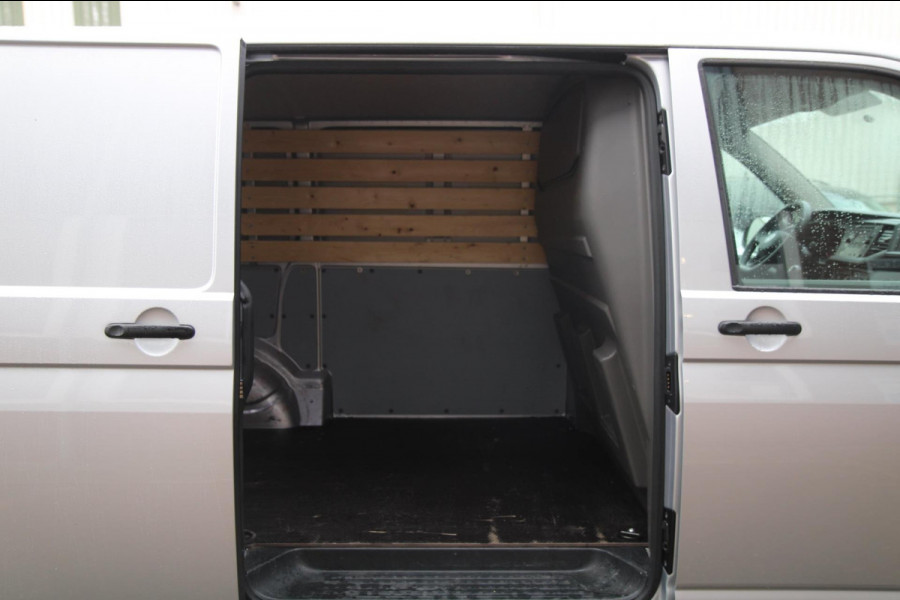 Volkswagen Transporter 2.0 TDI L1H1 Economy Business / Trekhaak / Bluetooth / Achterklep
