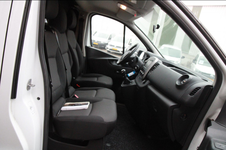 Renault Trafic 1.6 dCi 95 T29 L1H1 Comfort / Laadruimte inrichting / Navi / app connect / 3 zits