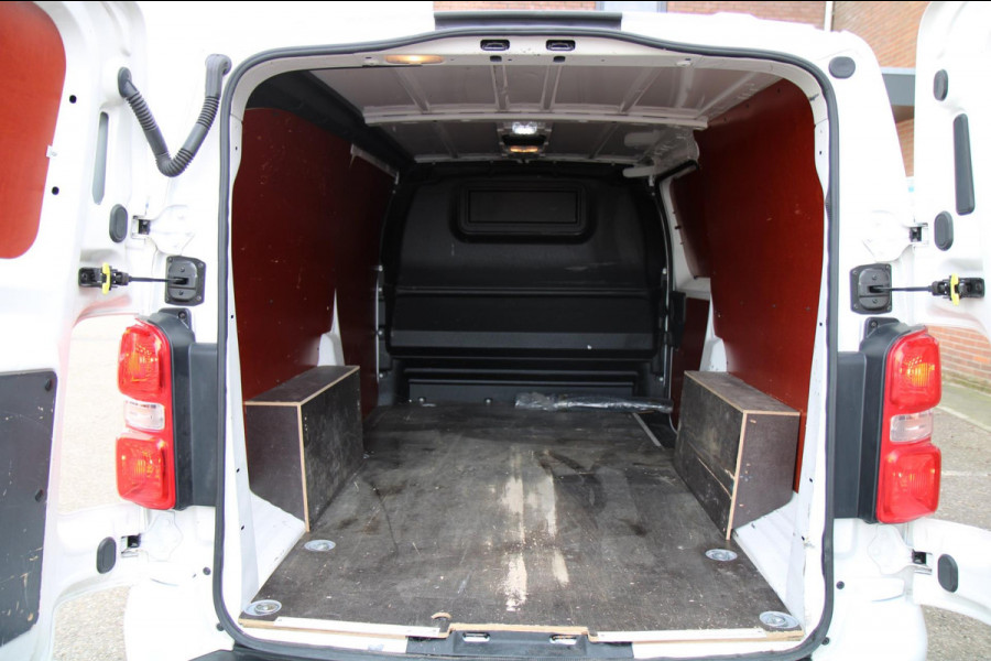 Toyota ProAce Worker 2.0 D-4D Professional L3H1 / Automaat 8 traps / Navi app connect / 3 zits