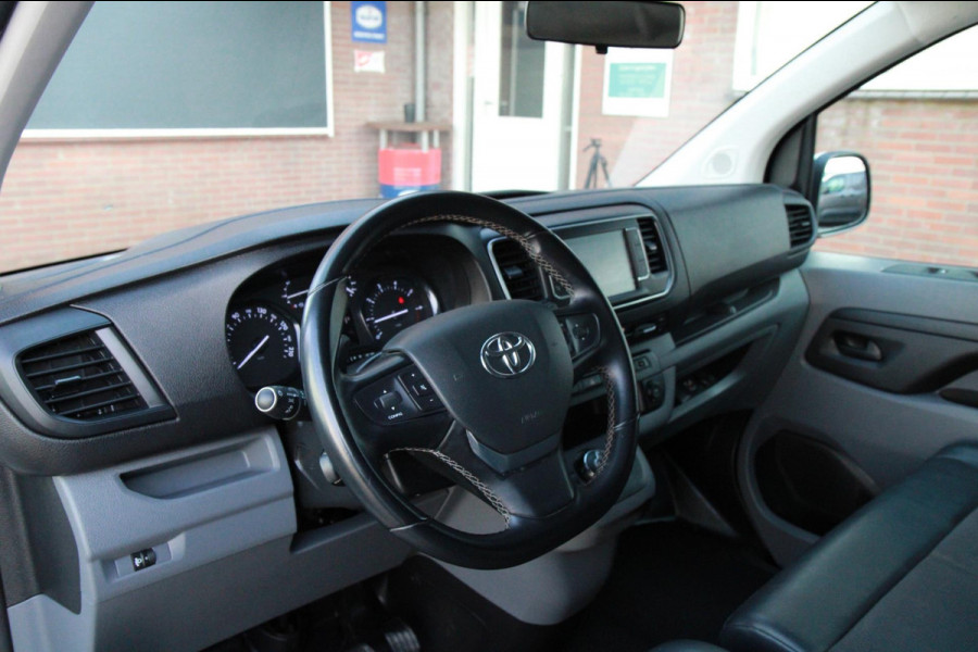 Toyota ProAce Worker 2.0 D-4D Professional L3H1 / Automaat 8 traps / Navi app connect / 3 zits