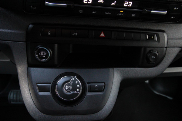 Toyota ProAce Worker 2.0 D-4D Professional L3H1 / Automaat 8 traps / Navi app connect / 3 zits