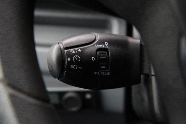 Toyota ProAce Worker 2.0 D-4D Navigator Long / App connect / Trekhaak / Imperiaal / Navi