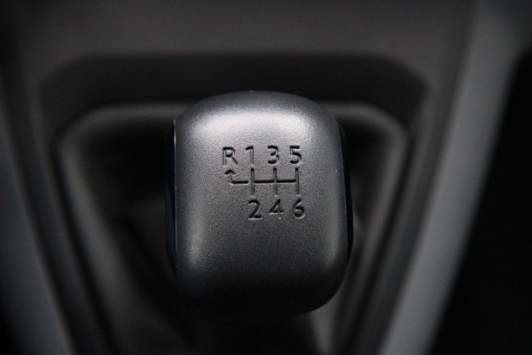 Toyota ProAce Worker 2.0 D-4D Navigator Long / App connect / Trekhaak / Imperiaal / Navi
