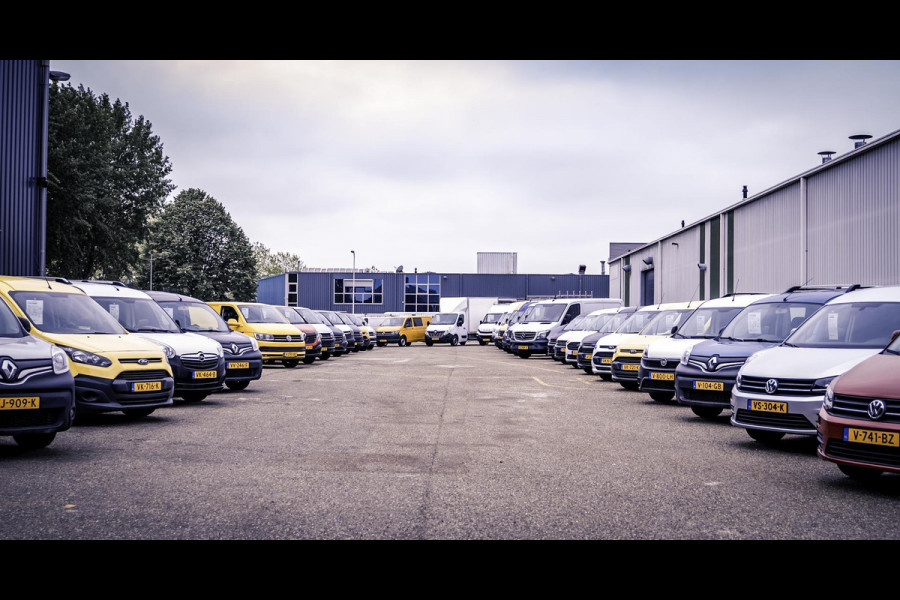 Volkswagen Crafter 35 2.0 TDI L3H2 Automaat / Camera / App connect / Trekhaak