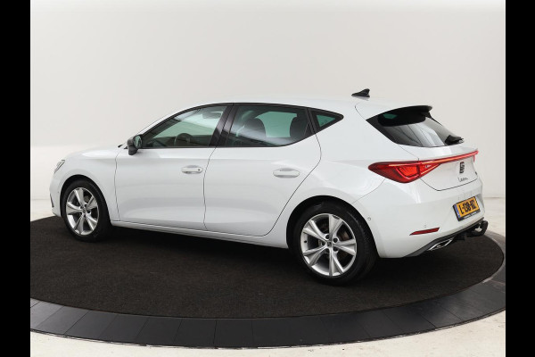 Seat Leon 1.5 eTSI FR Intens | Stoel & stuurverwarming | Trekhaak | Adaptive cruise | Navigatie | Parkeerhulp | Full LED