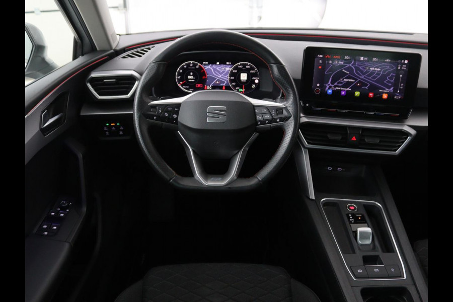 Seat Leon 1.5 eTSI FR Intens | Stoel & stuurverwarming | Trekhaak | Adaptive cruise | Navigatie | Parkeerhulp | Full LED