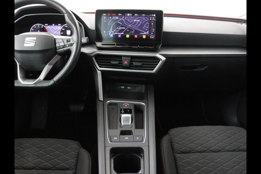 Seat Leon 1.5 eTSI FR Intens | Stoel & stuurverwarming | Trekhaak | Adaptive cruise | Navigatie | Parkeerhulp | Full LED