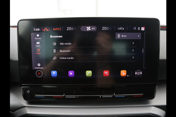 Seat Leon 1.5 eTSI FR Intens | Stoel & stuurverwarming | Trekhaak | Adaptive cruise | Navigatie | Parkeerhulp | Full LED
