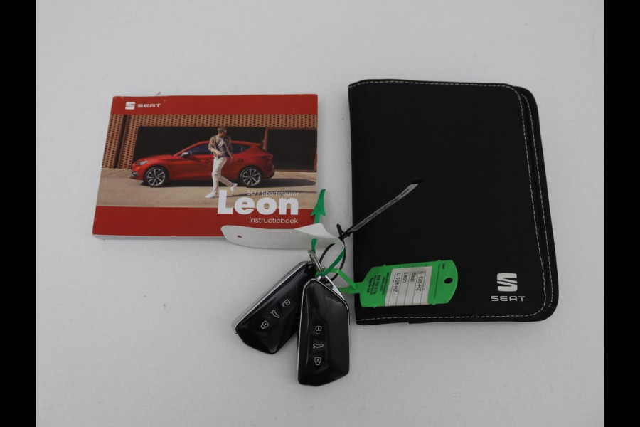 Seat Leon 1.5 eTSI FR Intens | Stoel & stuurverwarming | Trekhaak | Adaptive cruise | Navigatie | Parkeerhulp | Full LED